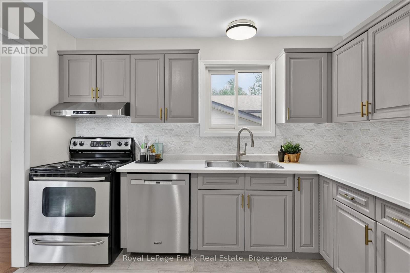1717 WOODGROVE CRESCENT - 12