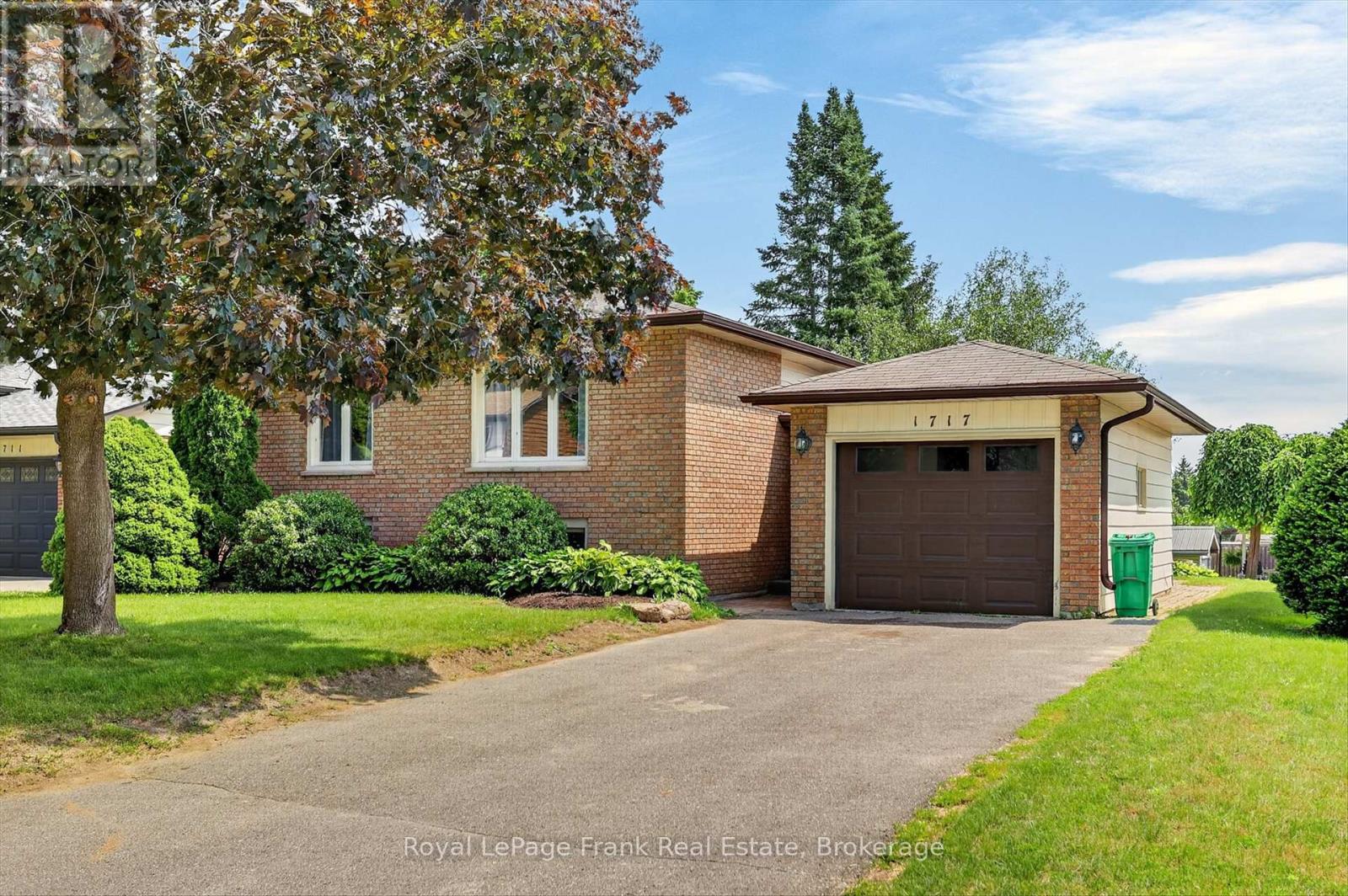1717 WOODGROVE CRESCENT - 2