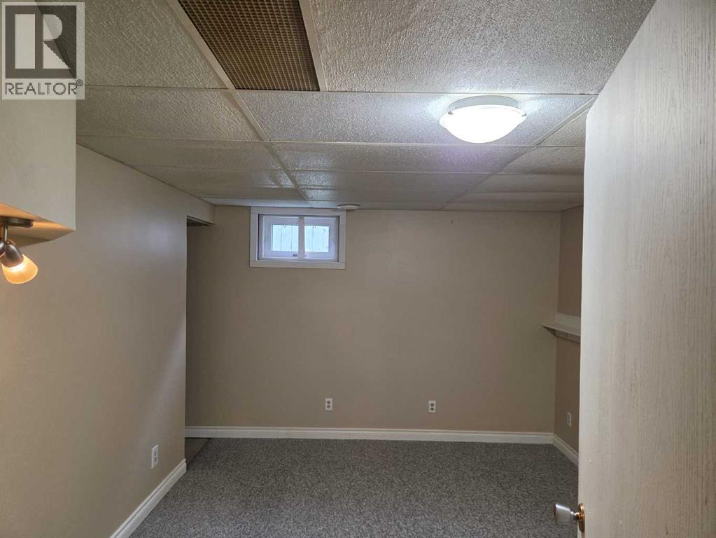3532 50 Avenue E - 21