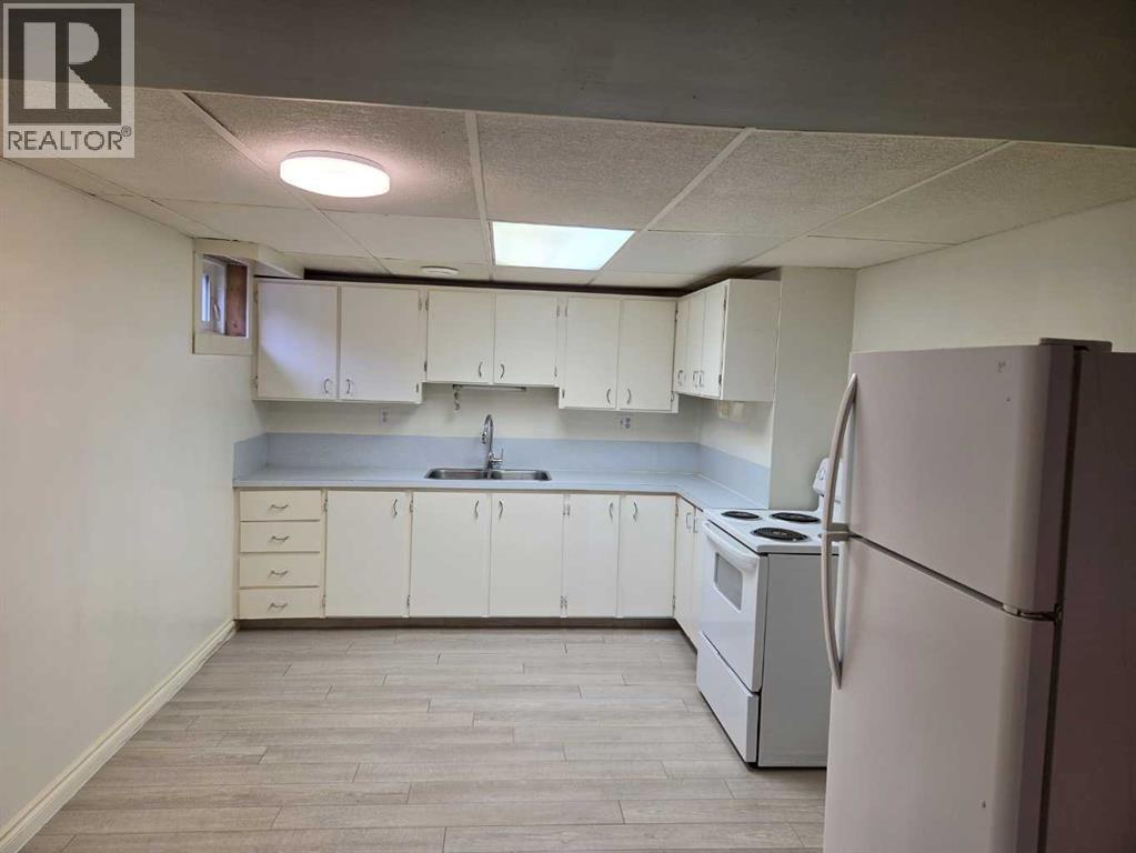 3532 50 Avenue E - 23