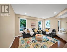 43 TRUMP AVENUE — photo 2