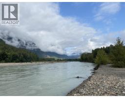 146 Doghaven Lane, Squamish, BC V8B0C2 Photo 9