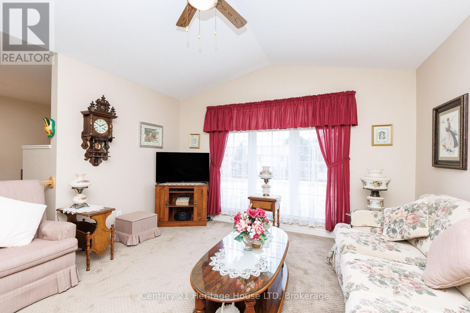121 ROCHELLE CRESCENT - Image 10