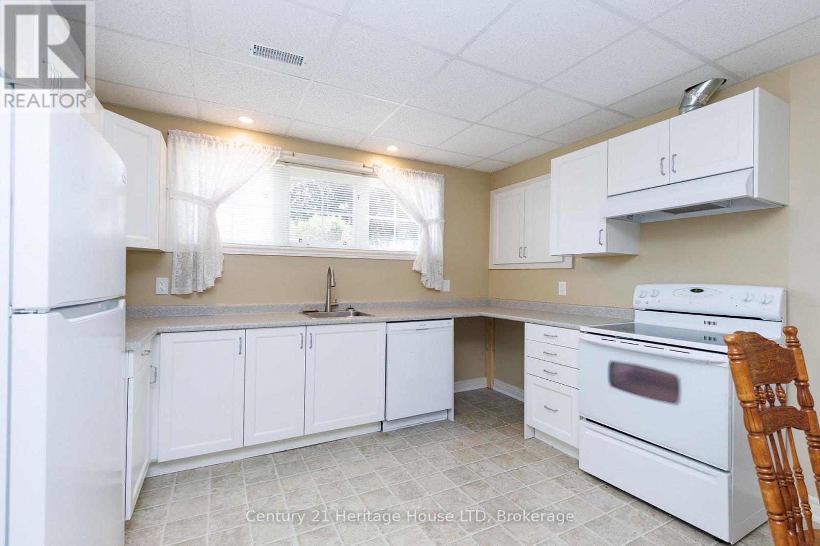 121 ROCHELLE CRESCENT - Image 27