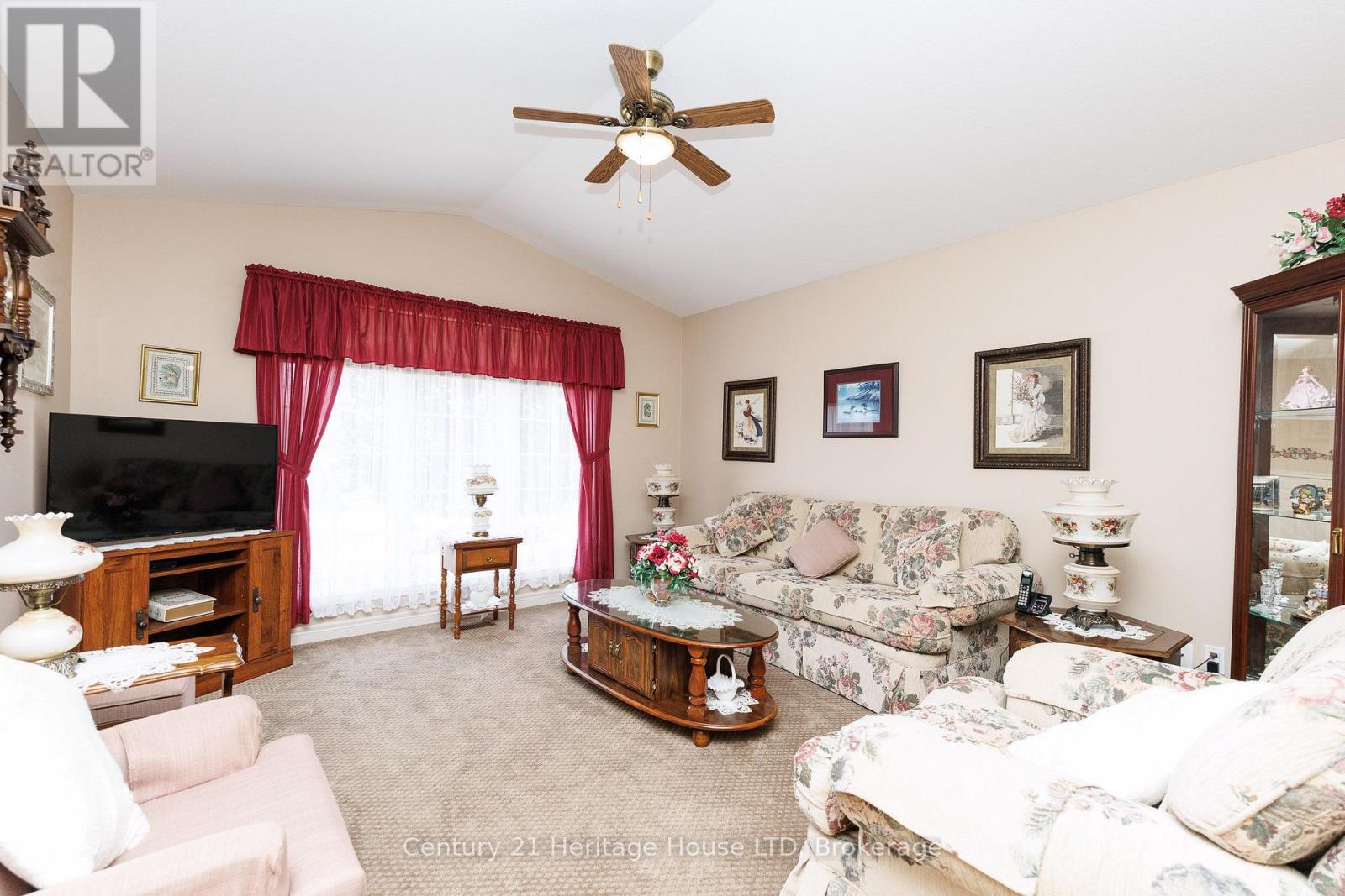 121 ROCHELLE CRESCENT - Image 3