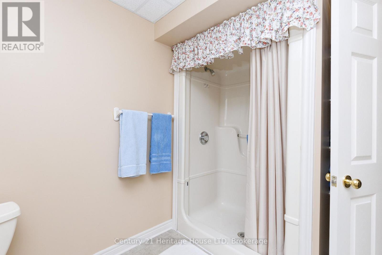 121 ROCHELLE CRESCENT - Image 33