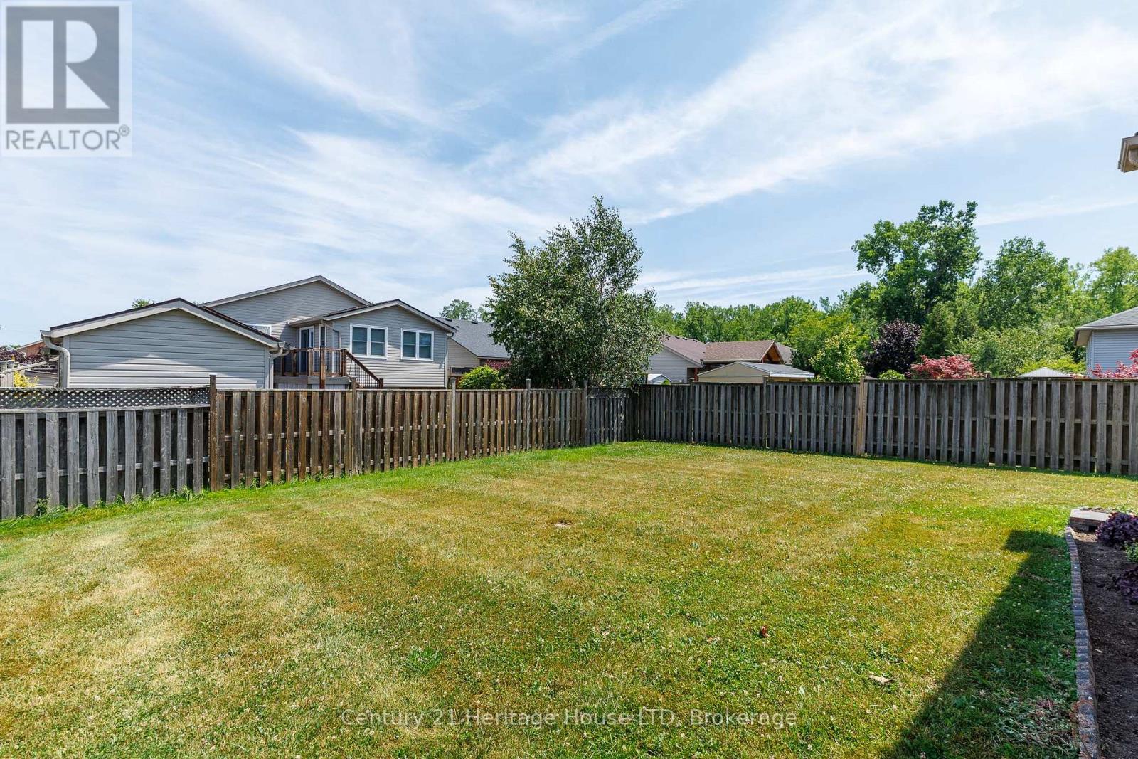 121 ROCHELLE CRESCENT - Image 38
