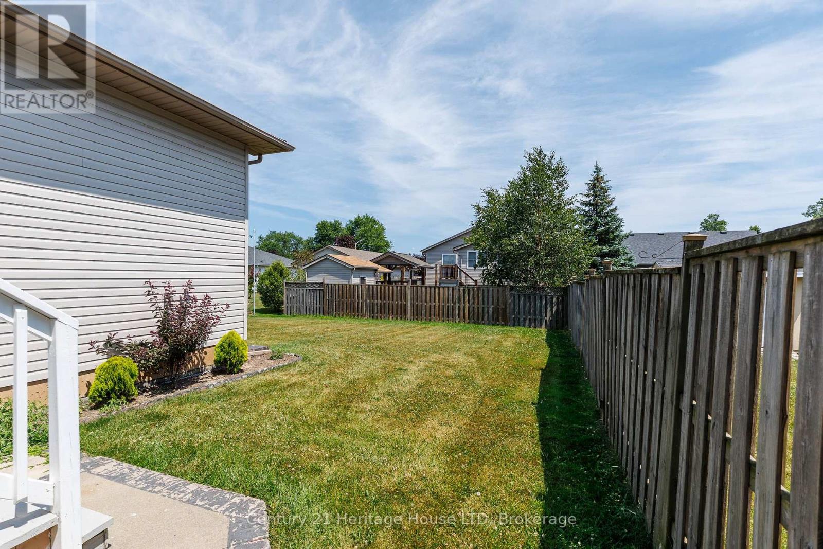 121 ROCHELLE CRESCENT - Image 39