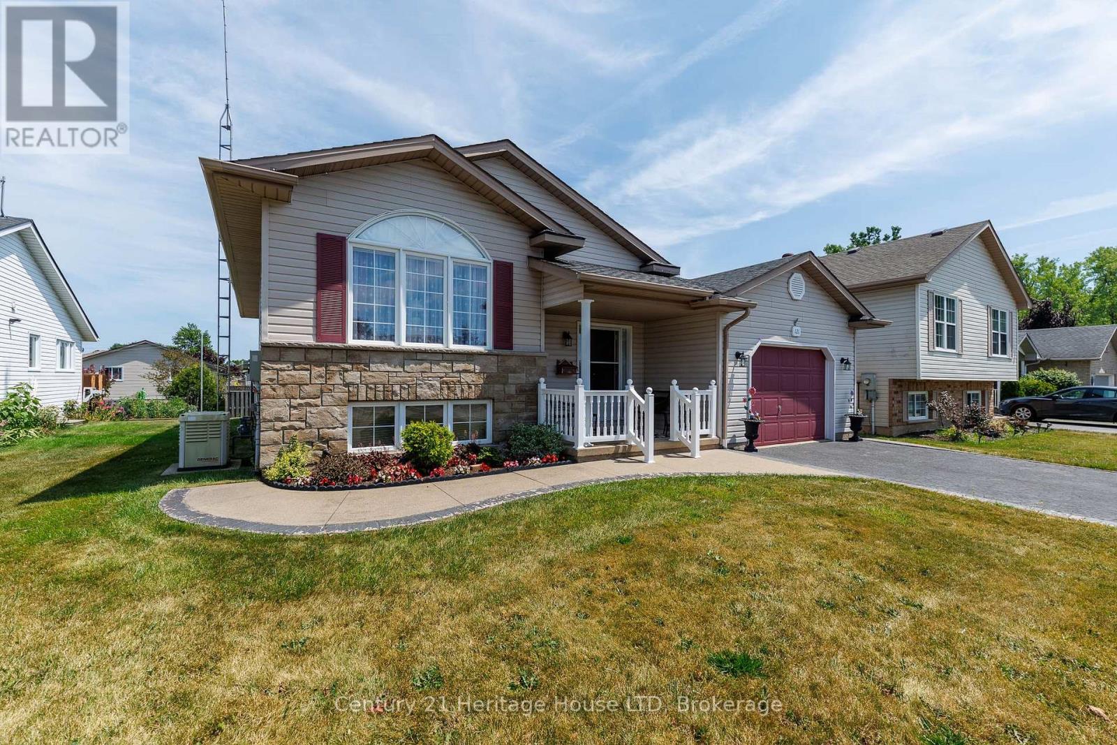 121 ROCHELLE CRESCENT - Image 6