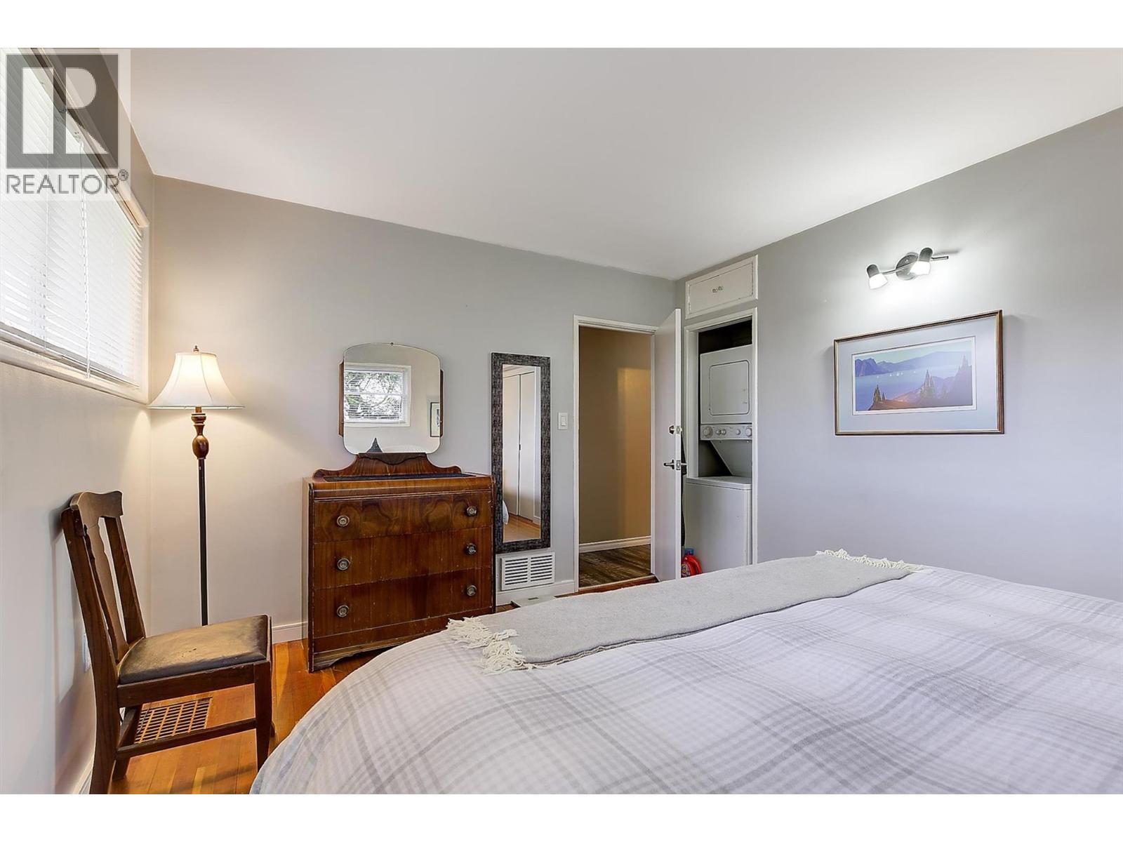 1040 Laurier Avenue - 19