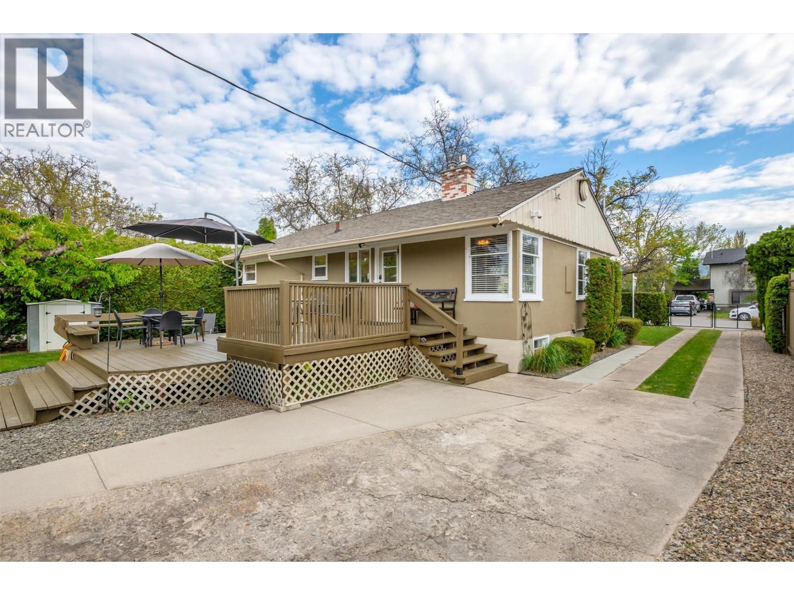 1040 Laurier Avenue - 40