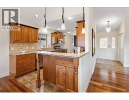 Kitchen - 3492 Camelback Drive, Kelowna, BC V1X8A7 Photo 13