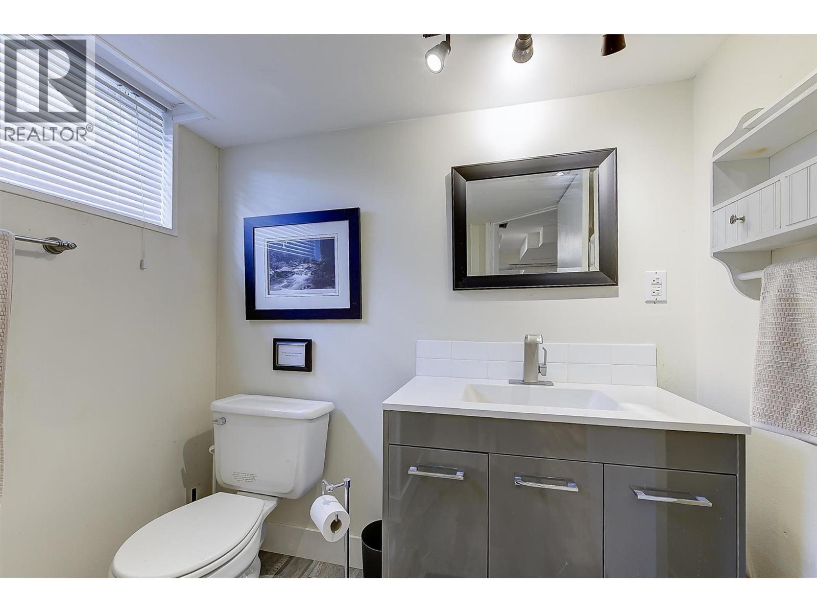 1040 Laurier Avenue - 27