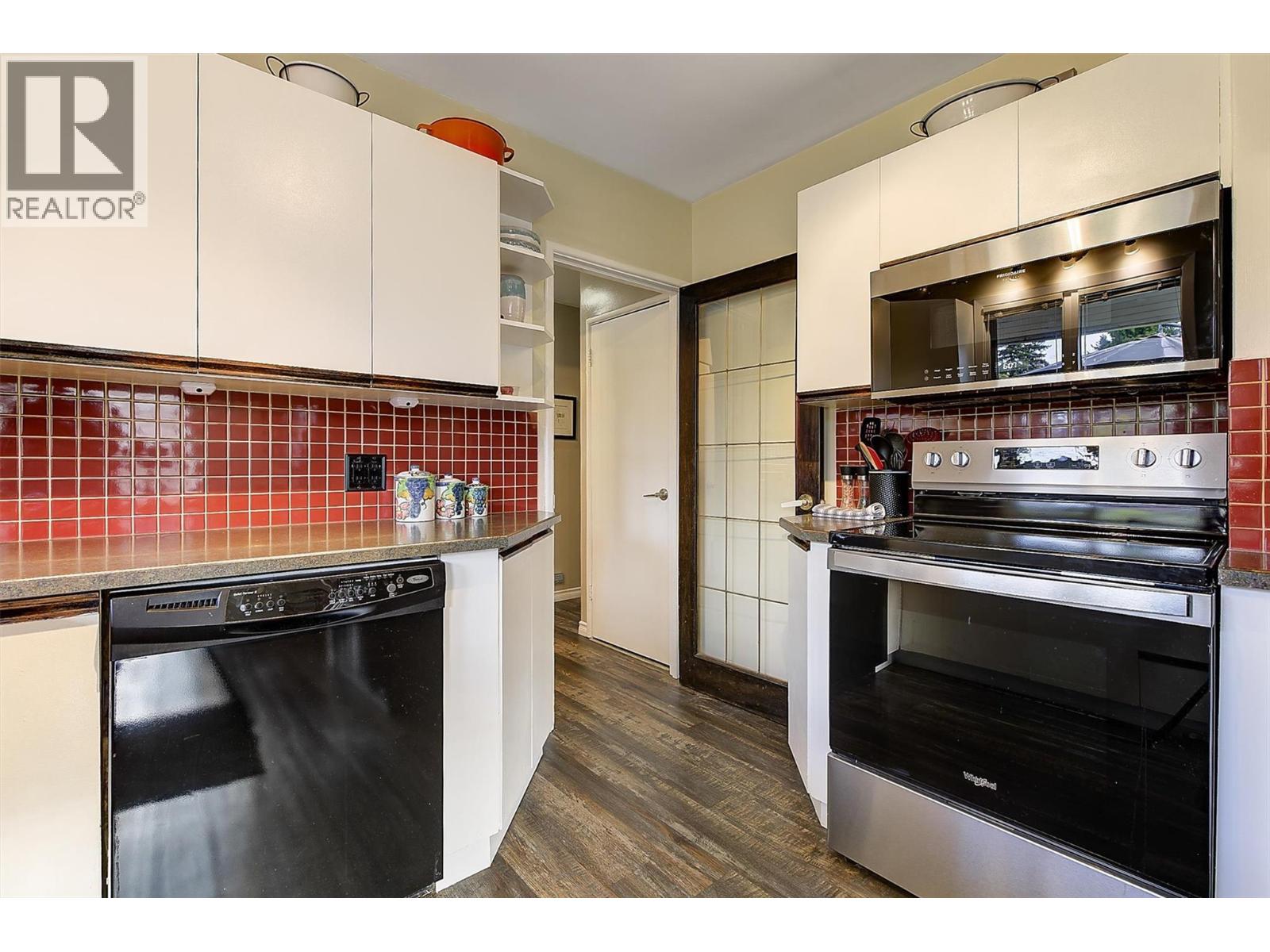 1040 Laurier Avenue - 16