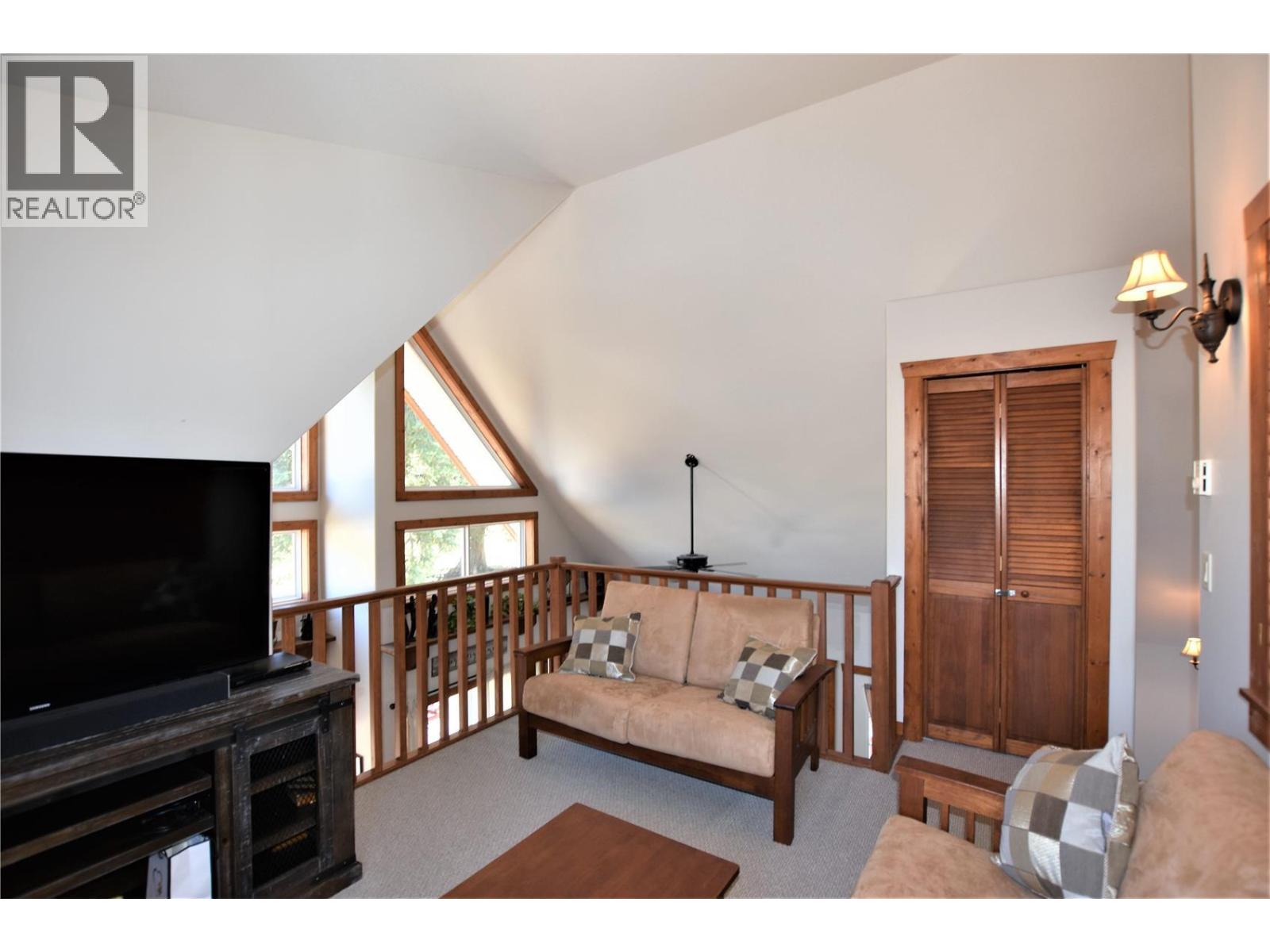 121 Deer Street - 36