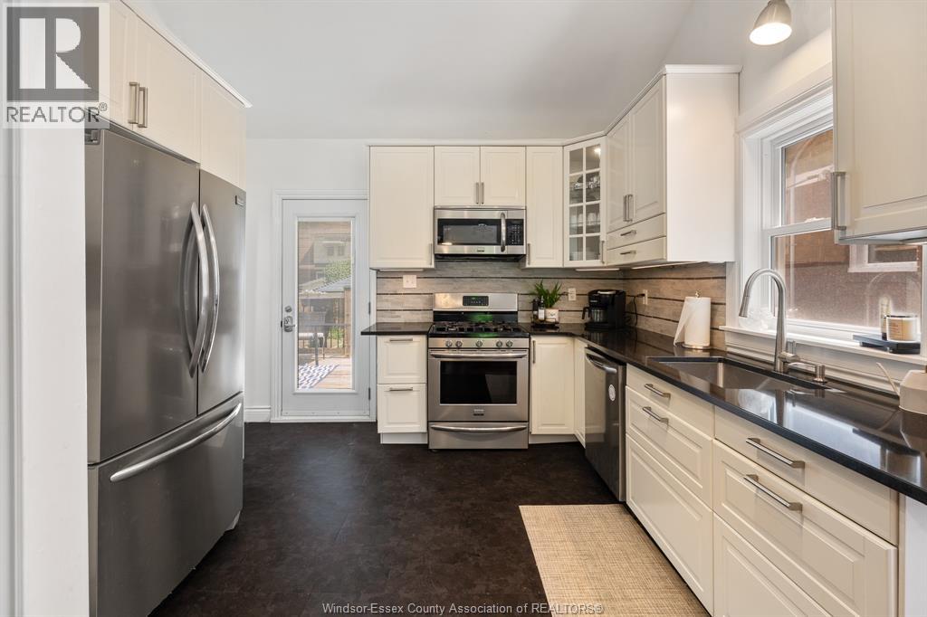 2322 LILLIAN AVENUE - 16