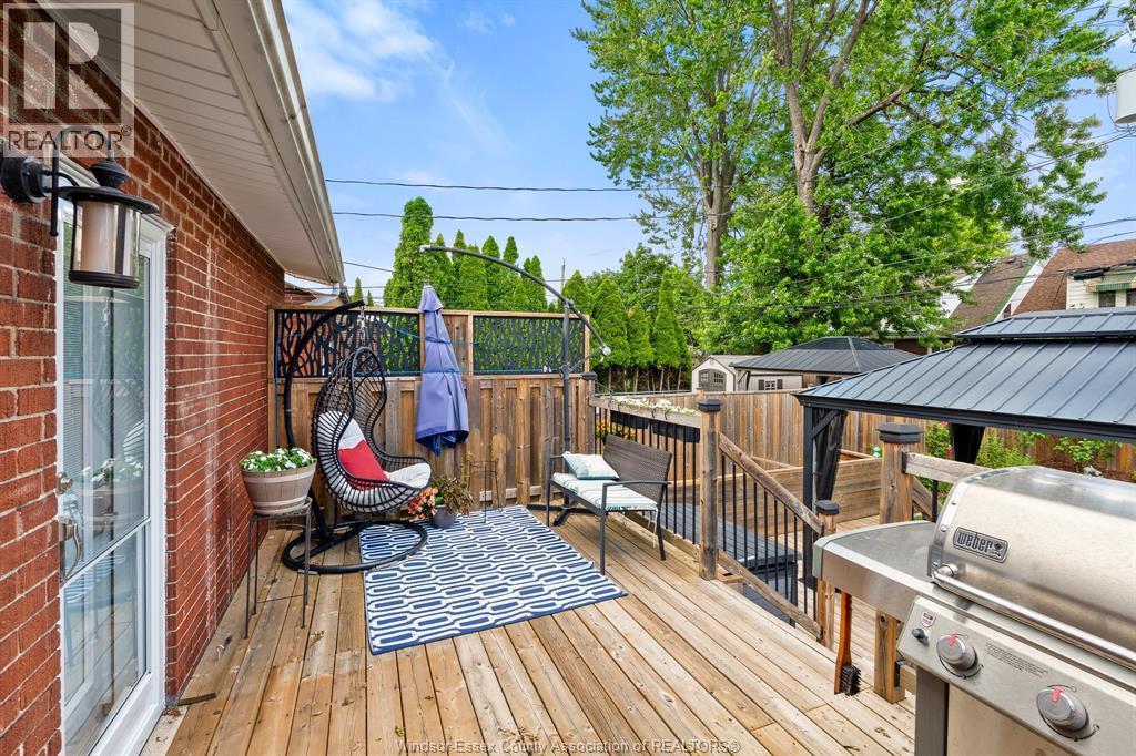 2322 LILLIAN AVENUE - 44