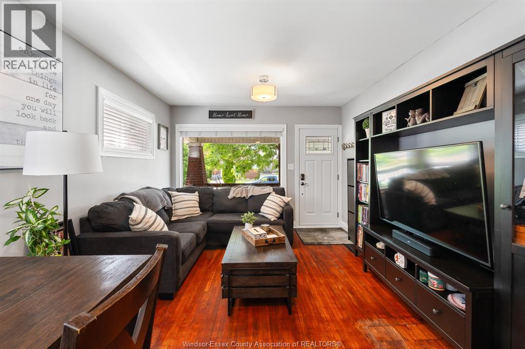 2322 LILLIAN AVENUE - 7