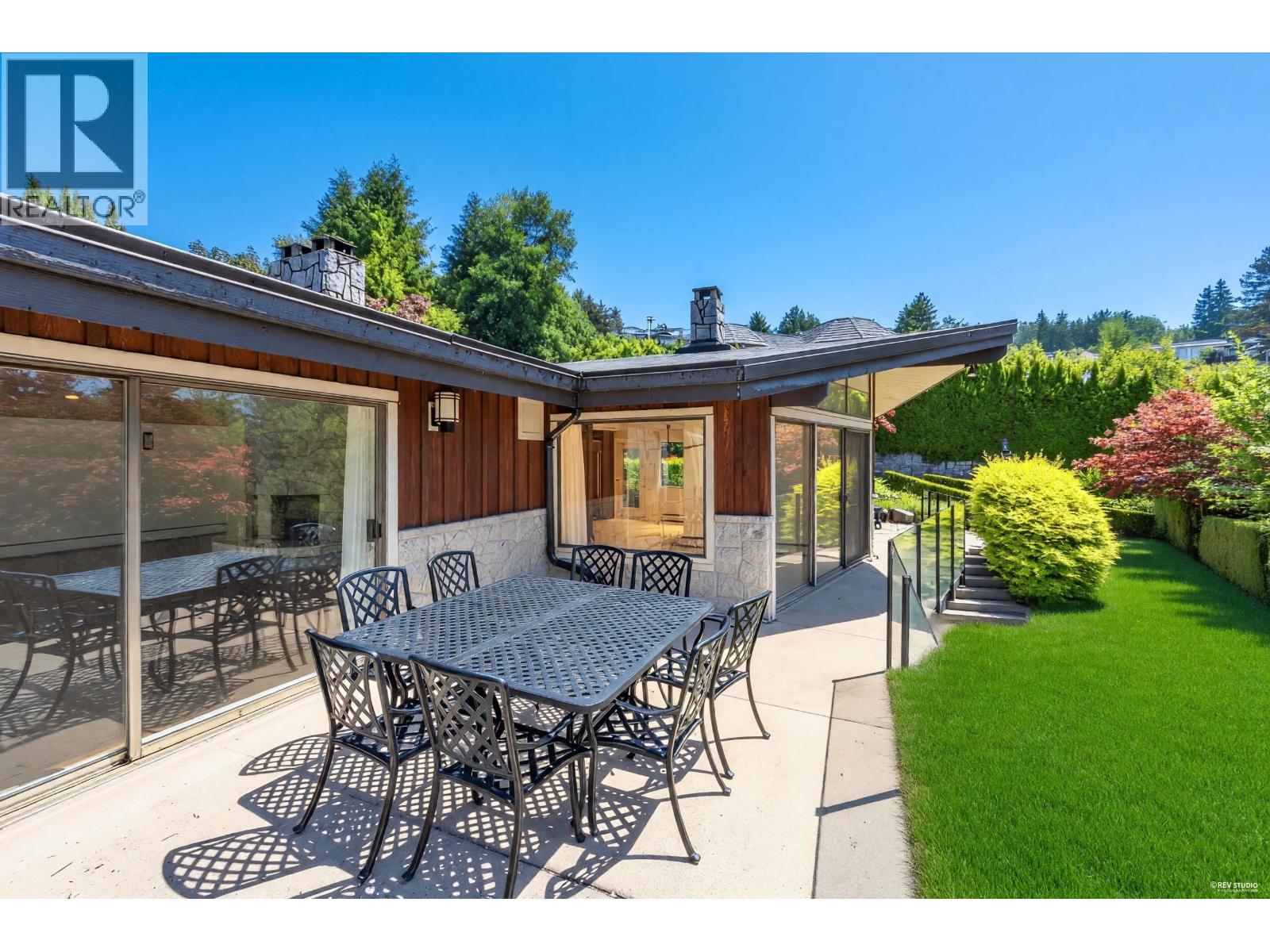 1403 CHIPPENDALE ROAD, West Vancouver