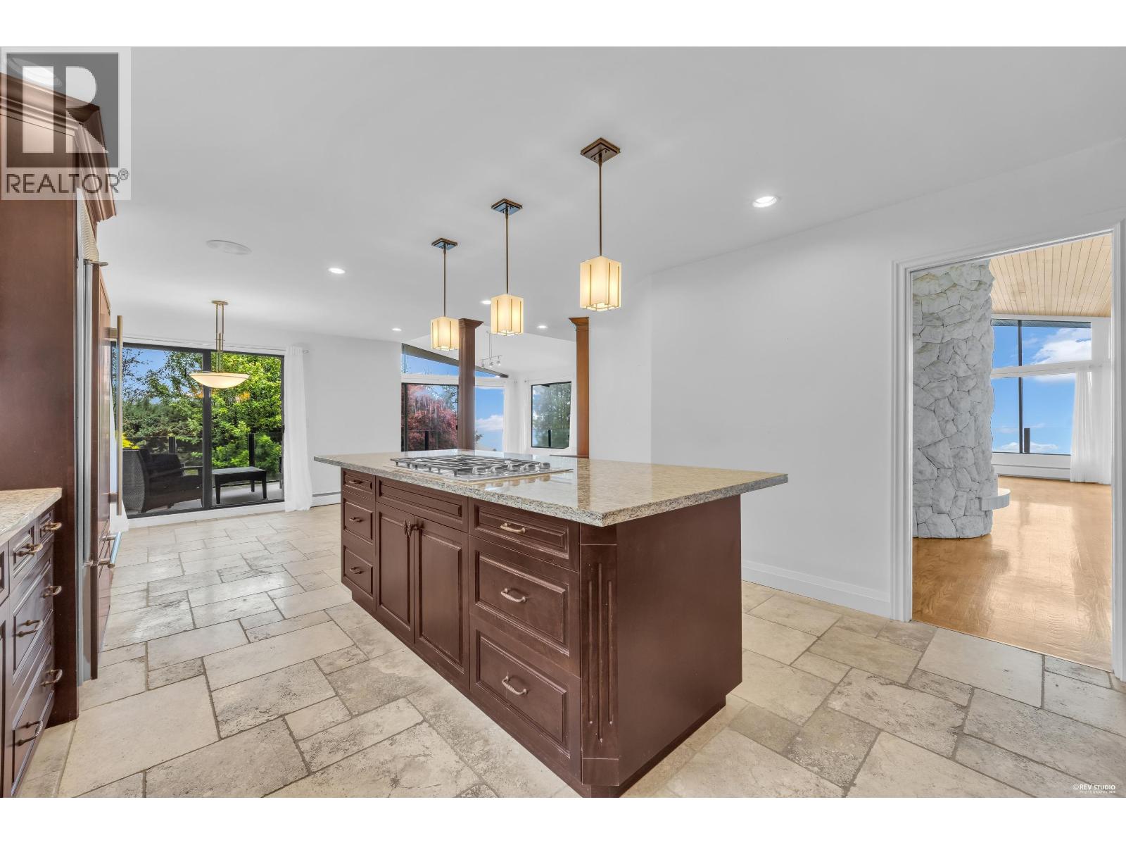1403 CHIPPENDALE ROAD, West Vancouver