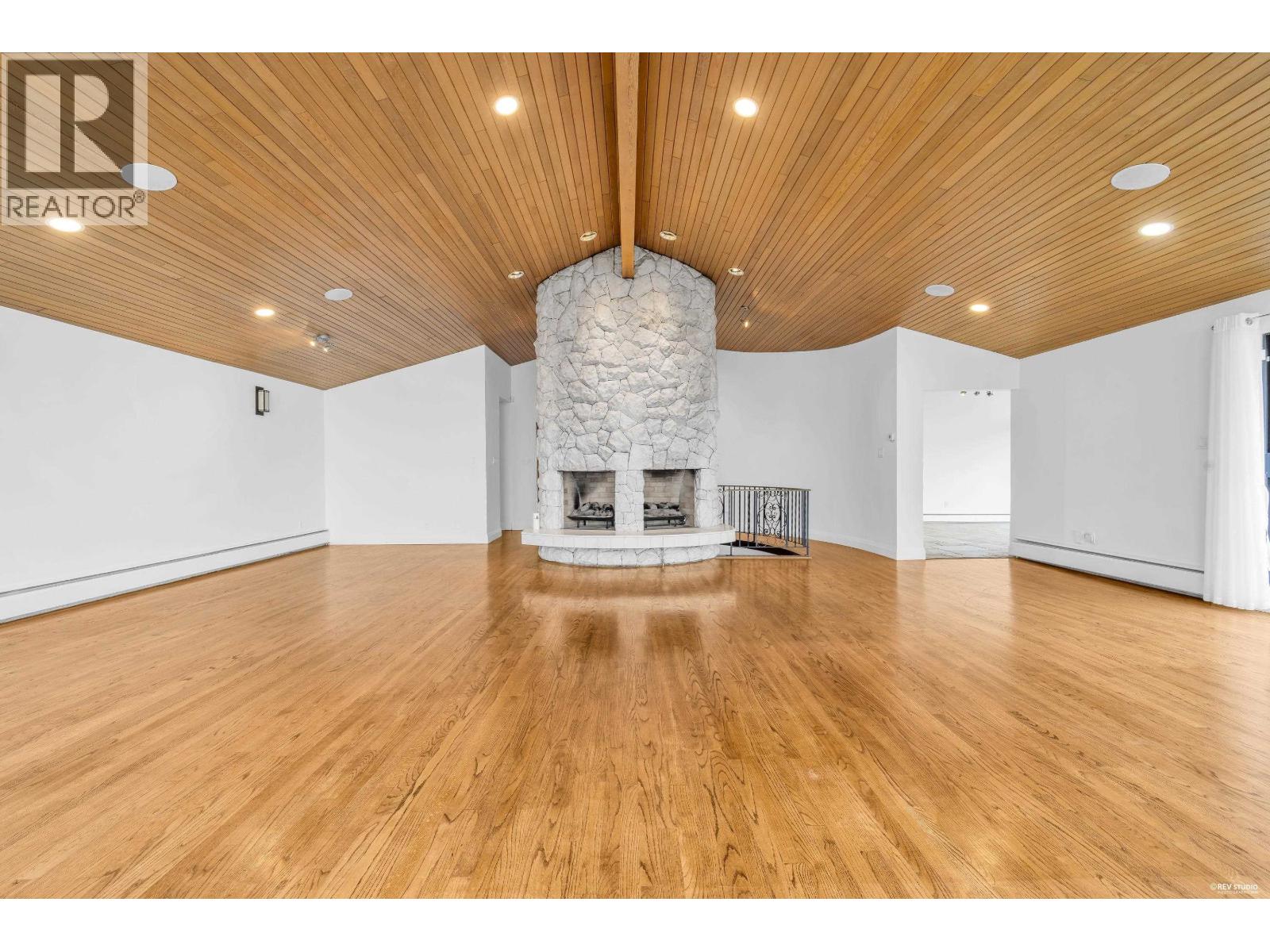 1403 CHIPPENDALE ROAD, West Vancouver