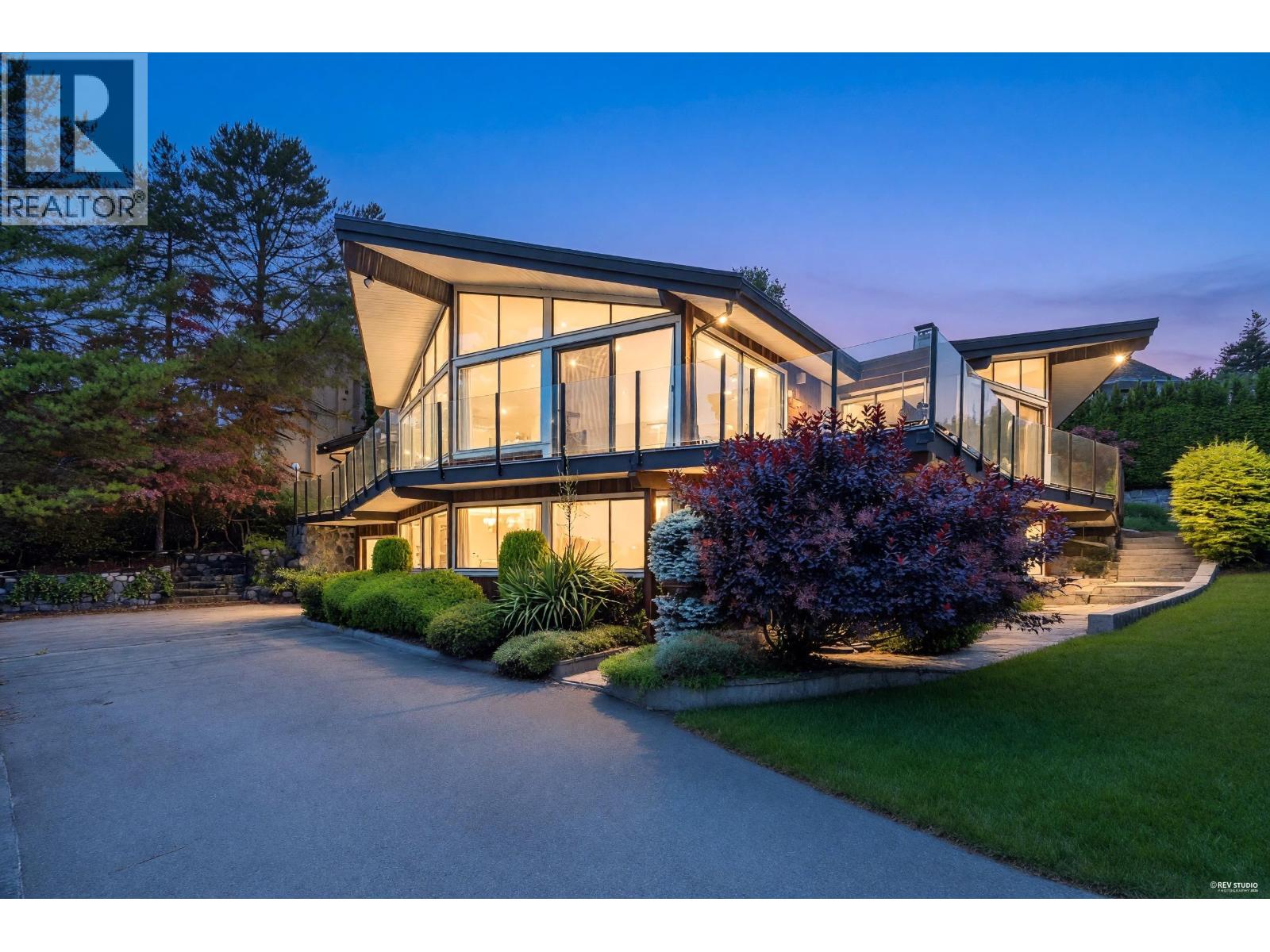 1403 CHIPPENDALE ROAD, West Vancouver