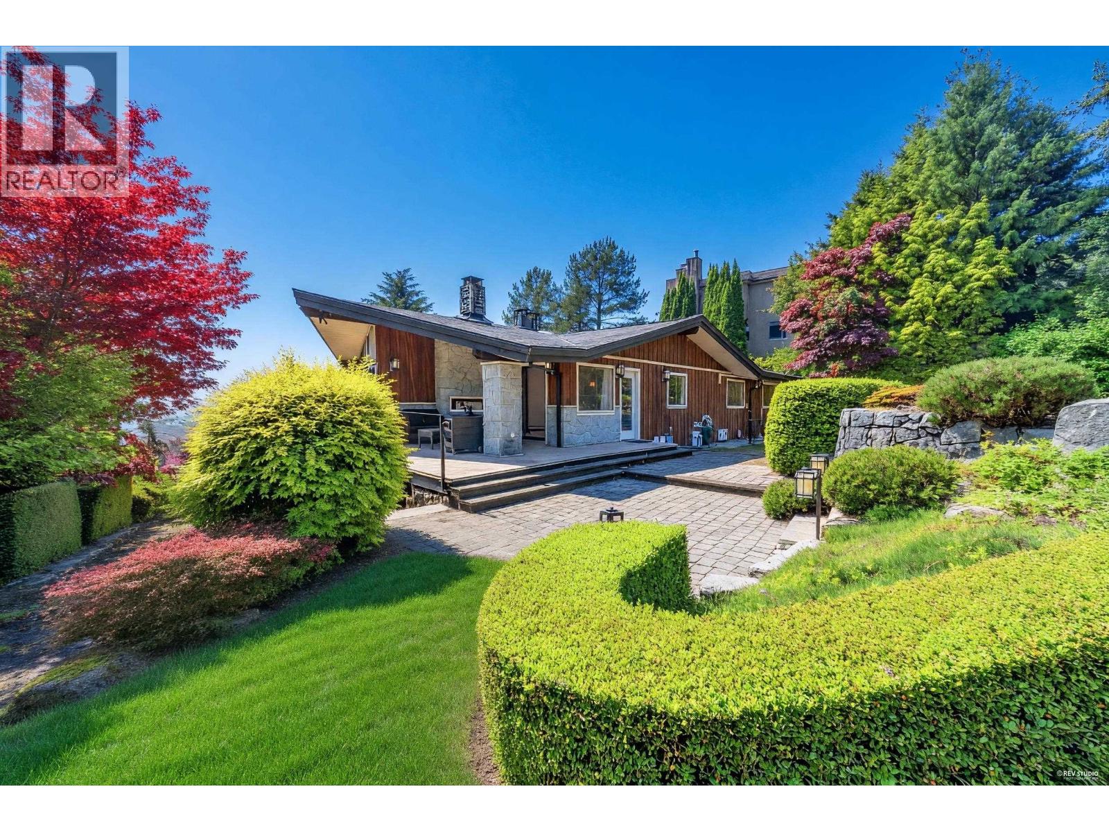 1403 CHIPPENDALE ROAD, West Vancouver