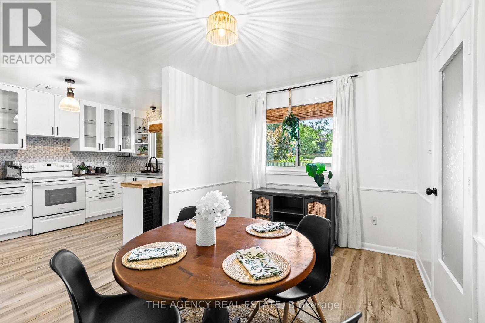 86 HAWKESBURY AVENUE - 7
