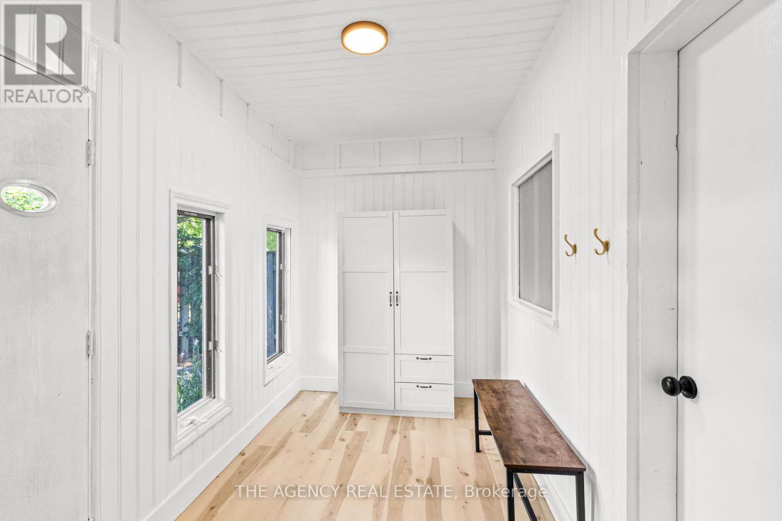 86 HAWKESBURY AVENUE - 11