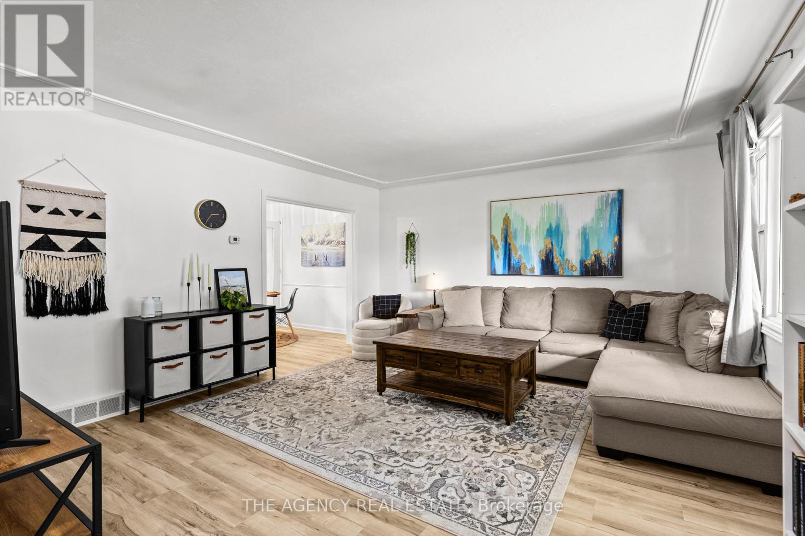 86 HAWKESBURY AVENUE - 3