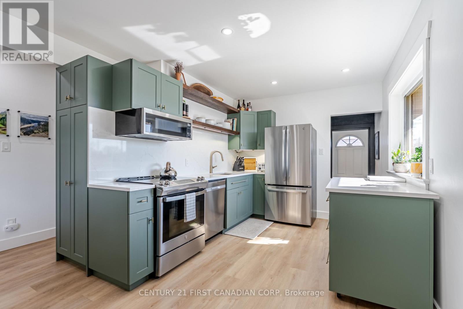 36 EDGEWOOD DRIVE — photo 2
