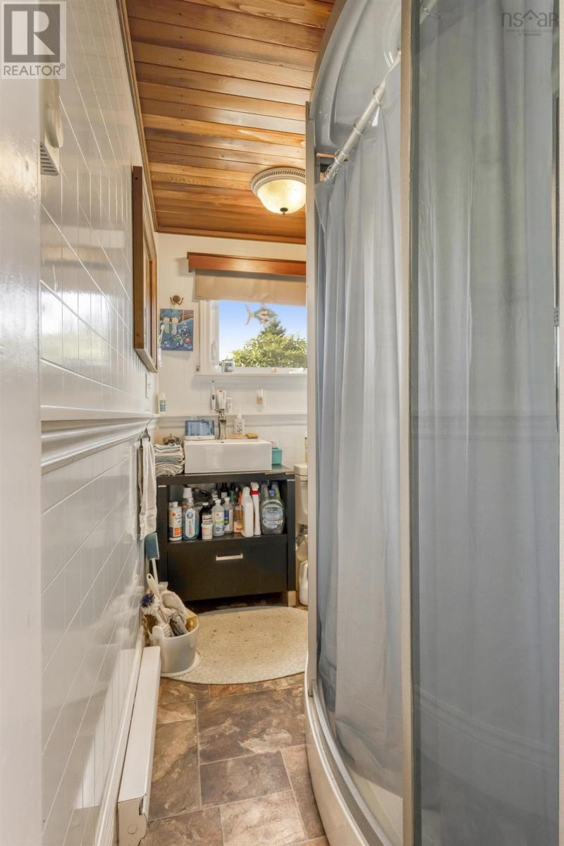 501 Stonehurst Road - 21