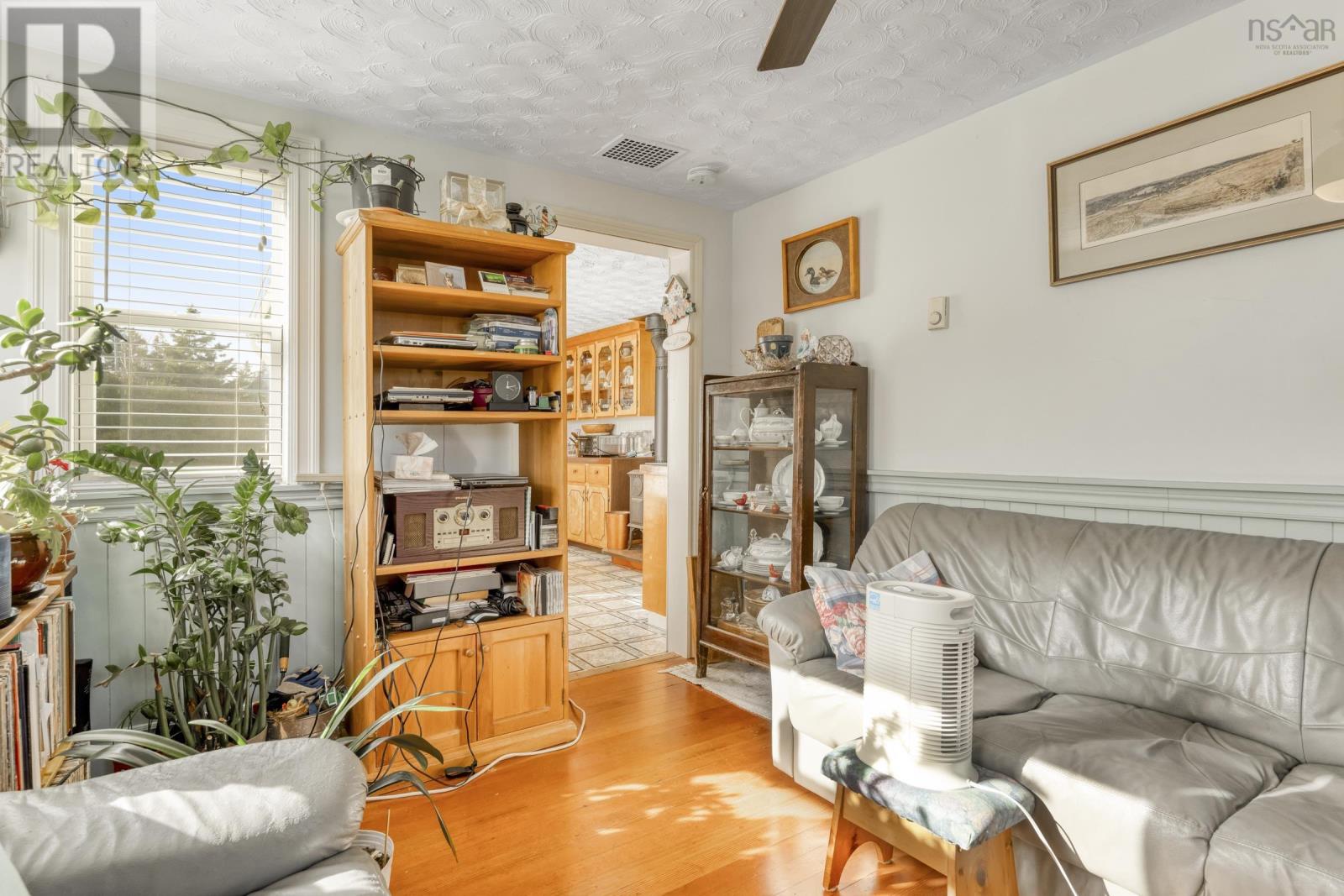 501 Stonehurst Road - 12