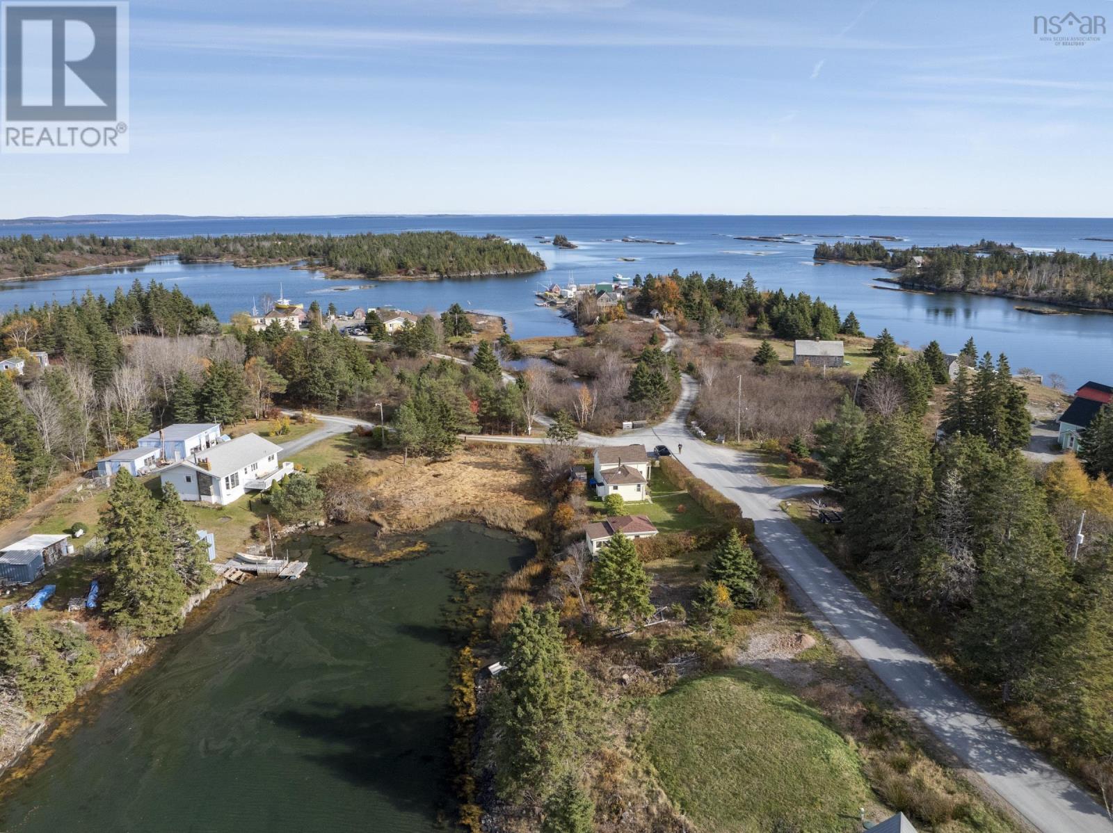 501 Stonehurst Road - 35