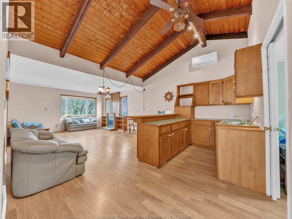 545 LAKEVIEW - Image 32