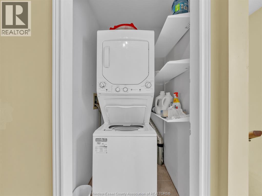 545 LAKEVIEW - Image 31
