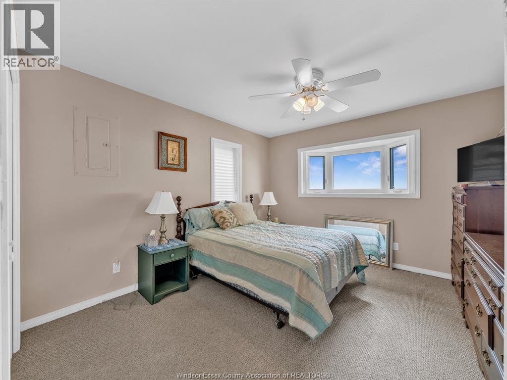 545 LAKEVIEW - Image 20