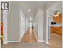 Family room/Fireplace - 545 Lakeview, Essex, ON N0R1G0 Photo 11
