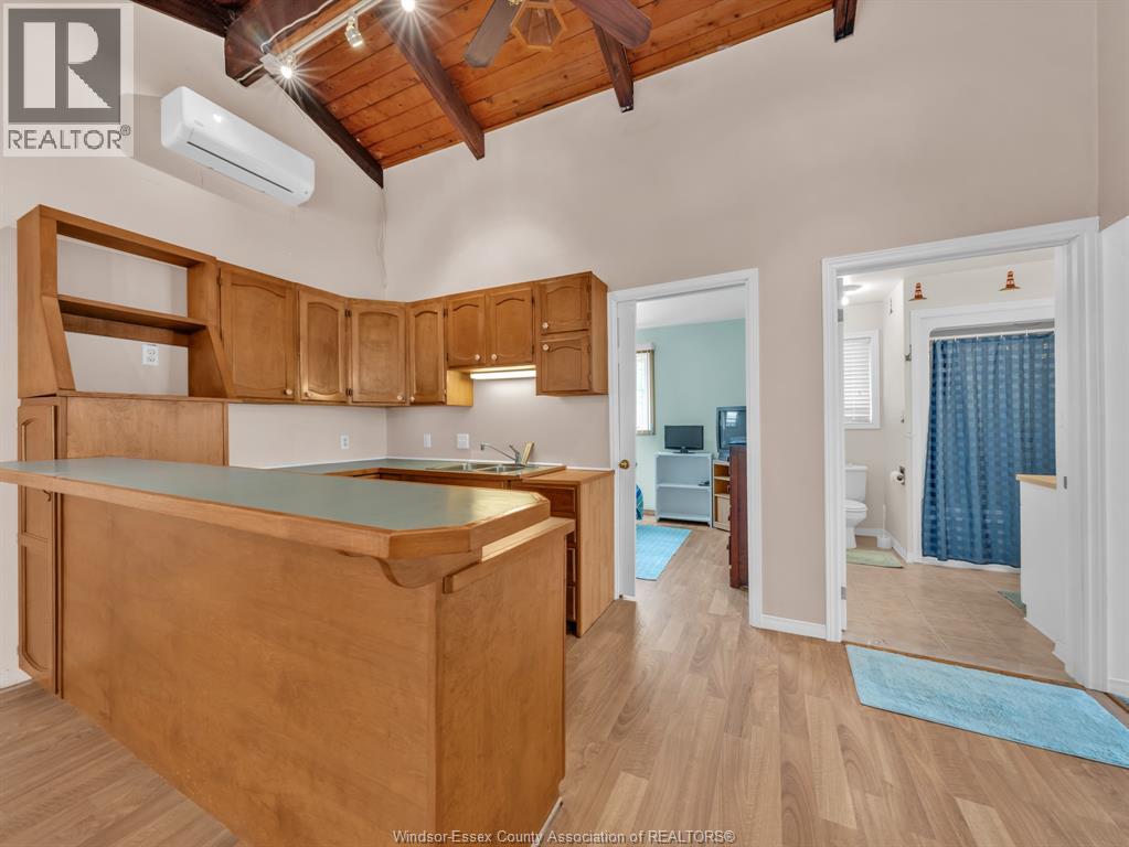 545 LAKEVIEW - Image 35