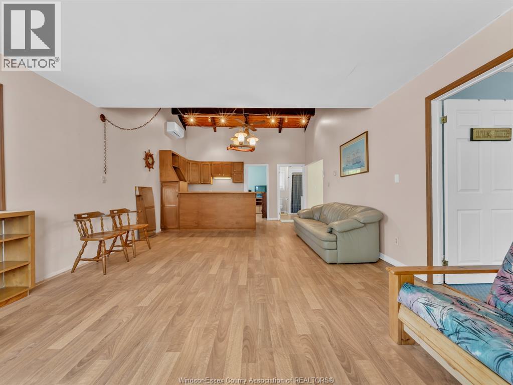 545 LAKEVIEW - Image 39