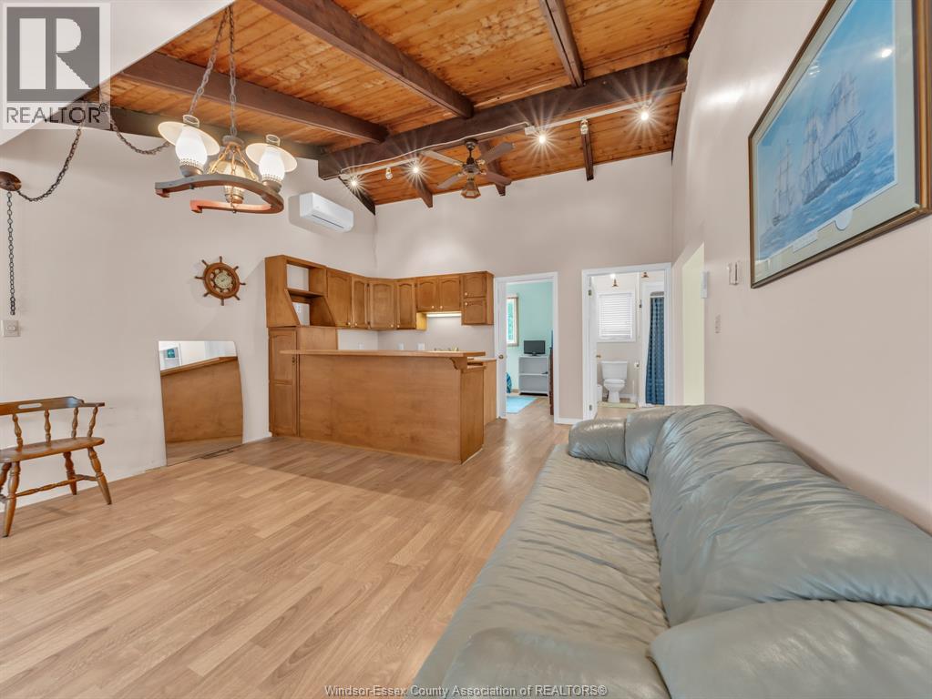 545 LAKEVIEW - Image 40