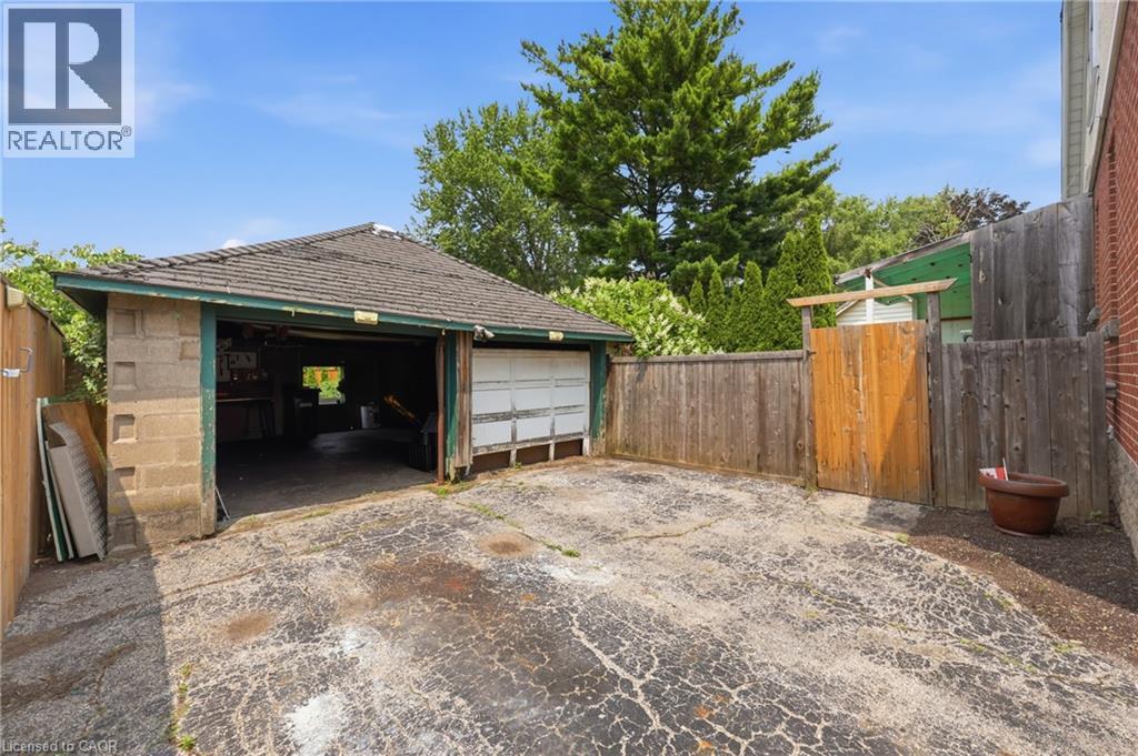 2153 CAROLINE Street - 38