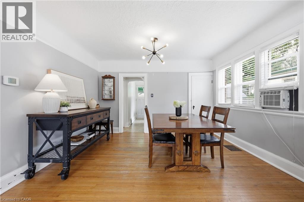 2153 CAROLINE Street - 12