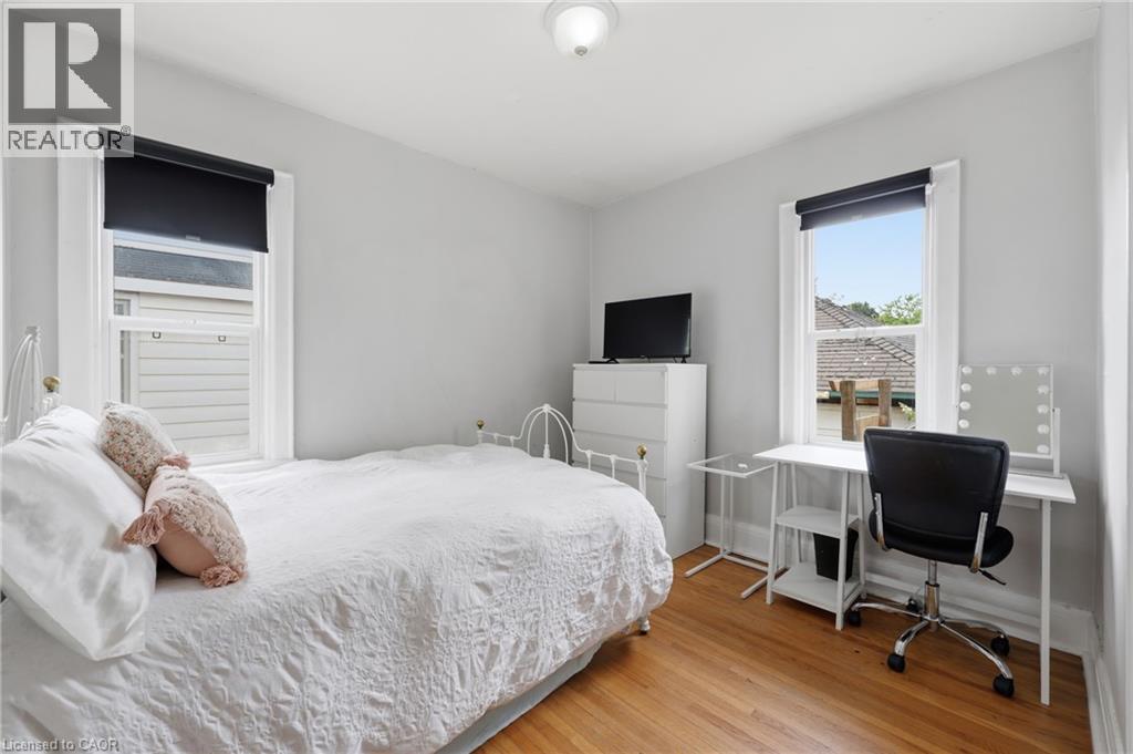 2153 CAROLINE Street - 18