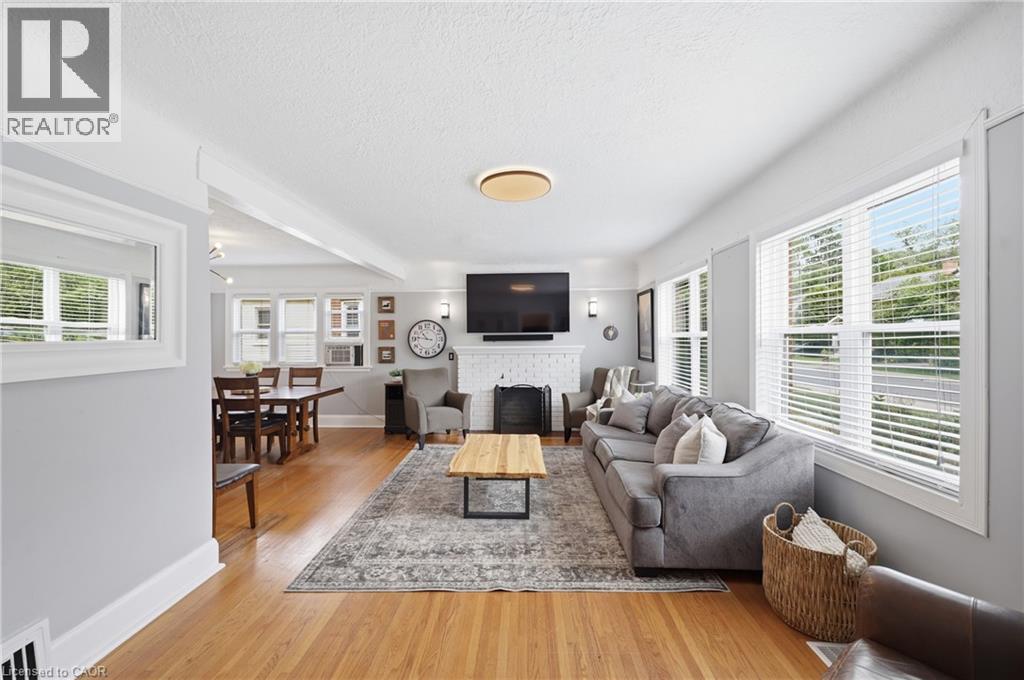 2153 CAROLINE Street - 7