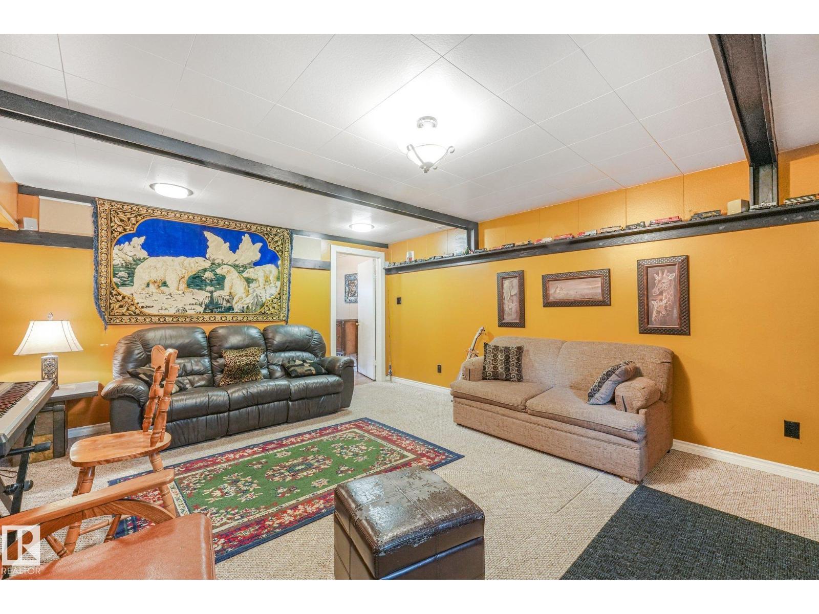 #290 22560 WYE RD - 32