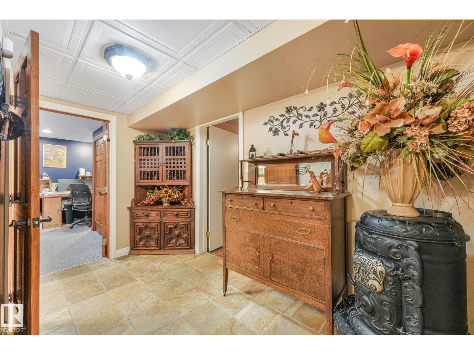 #290 22560 WYE RD - 37
