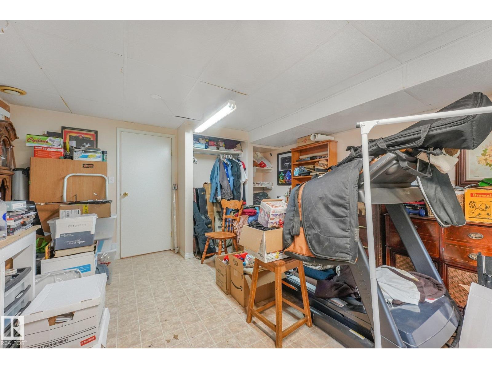 #290 22560 WYE RD - 38