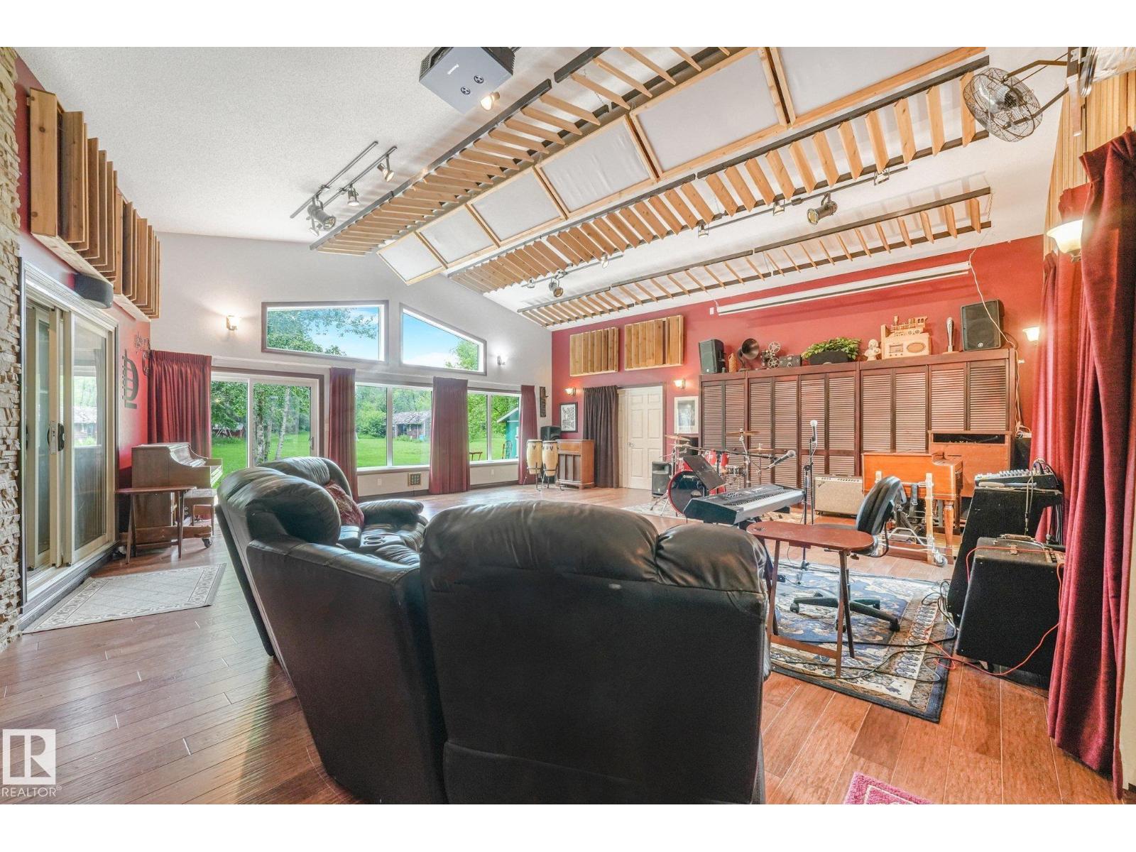 #290 22560 WYE RD - 44
