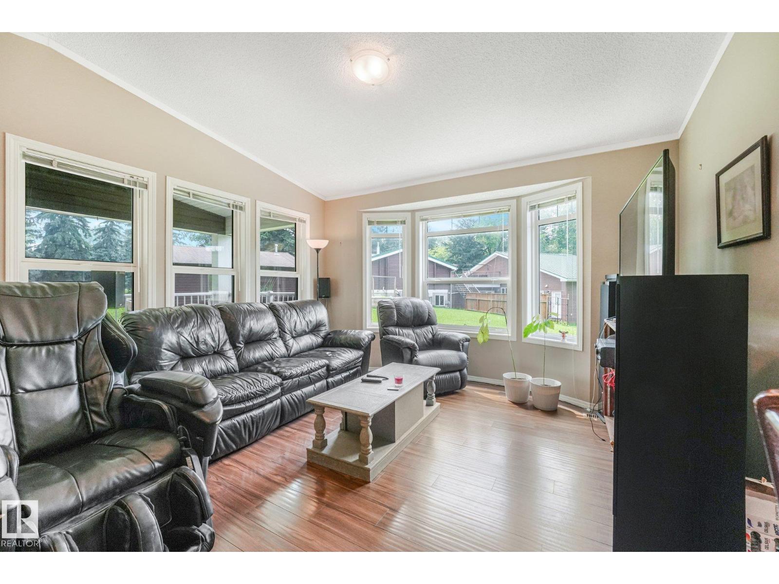 #290 22560 WYE RD - 52